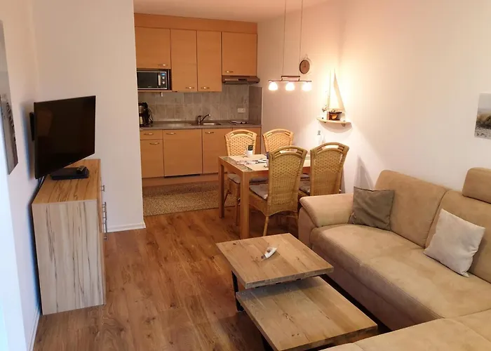 Maritime Ferienwohnung In Strandnaehe