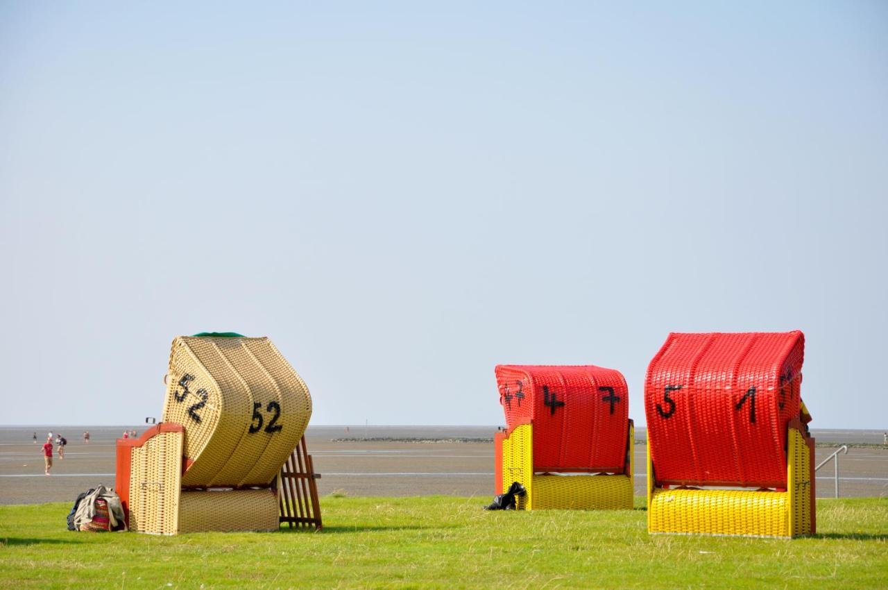Maritime In Strandnaehe * Dorumer Neufeld